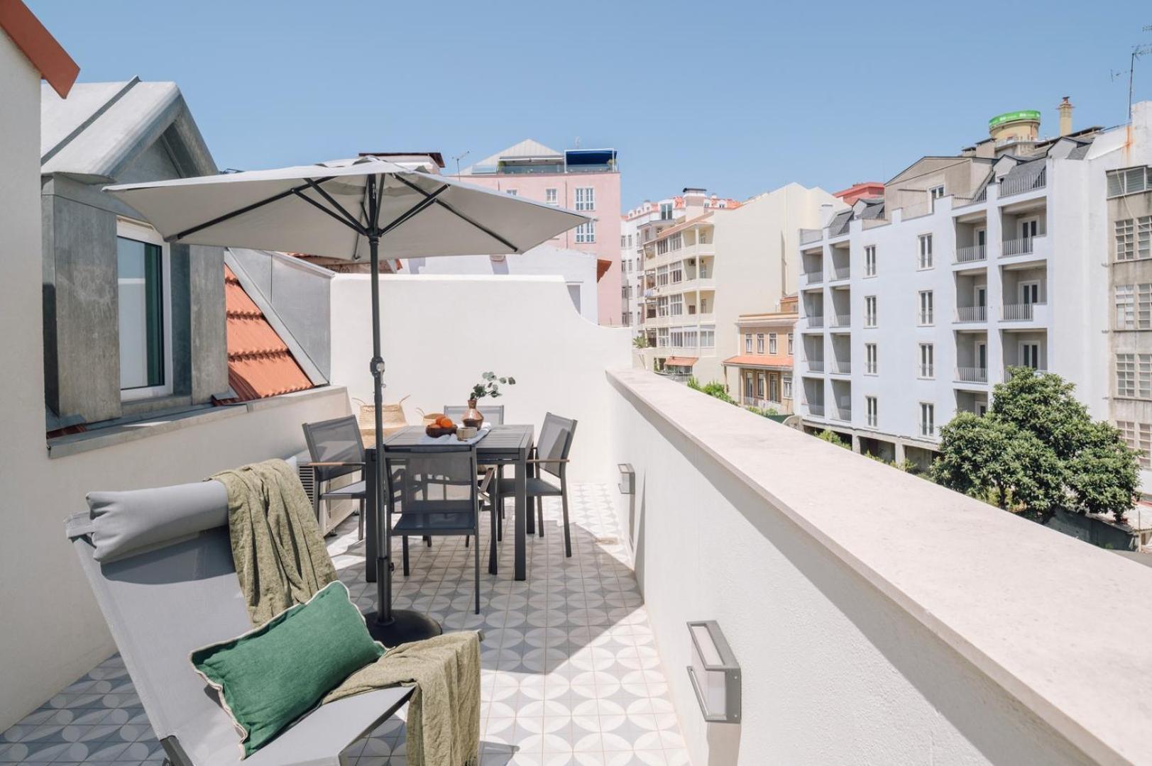 Chalay - 1 Bedroom And Terrace In Santo Antonio * Lisboa